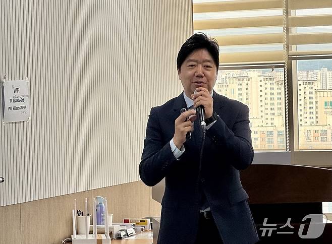 최영철 SGA솔루션즈 대표
