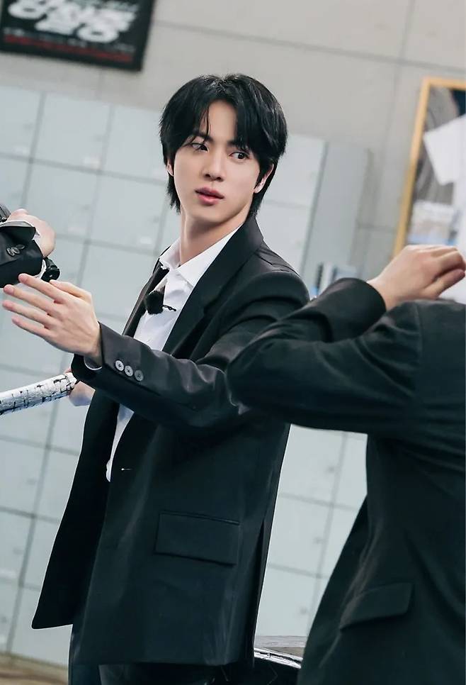 방탄소년단 진, 빛나는 개인 브랜드 파워..포브스코리아 '2026 파워 셀러브리티' BTS 멤버 1위·아이돌 솔로 2위
