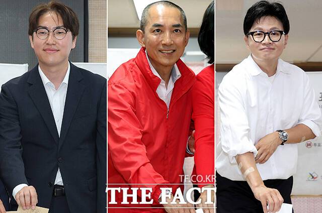 사전투표 첫 날인 29일 오전 하정우, 박민식, 한동훈(왼쪽부터) 부산 북구갑 국회의원 후보가 사전투표소를 찾아 투표하고 있다. /부산=박상민 기자