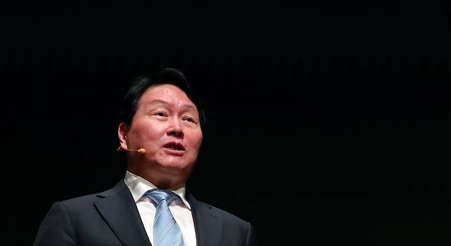 최태원 SK그룹 회장 겸 대한상공회의소 회장이 지난 20일 서울 중구 대한상공회의소에서 열린 ‘신기업가정신협의회(ERT) 멤버스 데이’ 행사에서 인사말을 하고 있다. 연합뉴스