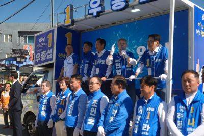 정청래 당 대표를 비롯한 박지원 의원, 민형배 광주통합특별시장 후보, 김원이 전남도당 위원장 등이 지지를 호소하며 '원팀 승리'를 다짐하고 있다. 후보 측 제공