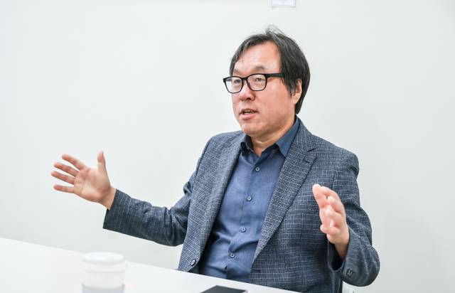 김일규 한국전자통신연구원(ETRI) 이동통신연구본부장이 31일 서울 중구 6G 포럼 사무실에서 디지털타임스와 만나 인터뷰하고 있다. 박동욱 기자 fufus@