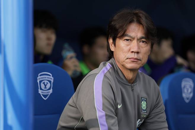 축구국가대표팀 주장 손흥민이 31일(한국시간) 미국 유타주 브리검영대 사우스필드서 열린 트리니다드토바고와 평가전 도중 엄지를 치켜세우고 있다. 사진제공|대한축구협회