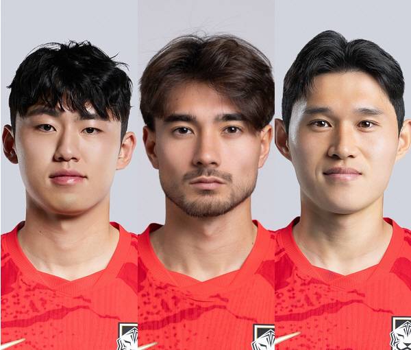 왼쪽부터 이기혁 옌스 이동경. 사진제공=대한축구협회