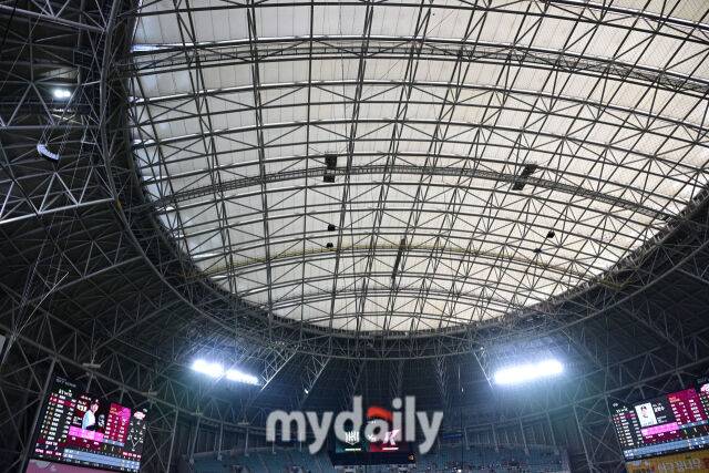 고척스카이돔 천장 구조물 / 고척 = 유진형 기자 zolong@mydaily.co.kr