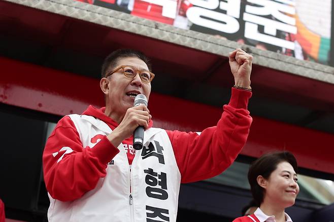 박형준 국민의힘 부산시장 후보가 유세를 하고 있다. 박형준 캠프 제공