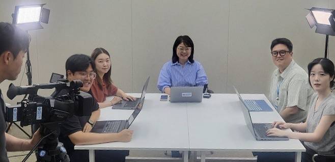 ▲ 강원도민일보는 3일 오후 6시부터 8시까지 일선 취재기자들이 참여해 제9회 전국동시지방선거 개표 현황을 강원도민TV를 통해 생중계한다.