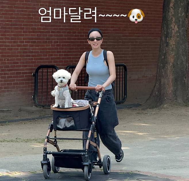 사진 | 윤보미 SNS