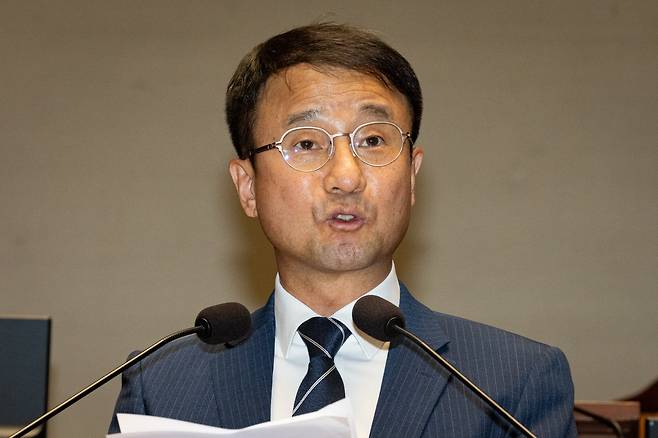한병도 더불어민주당 원내대표가 5일 서울 여의도 국회에서 열린 의원총회에서 모두 발언을 하고 있다./뉴스1