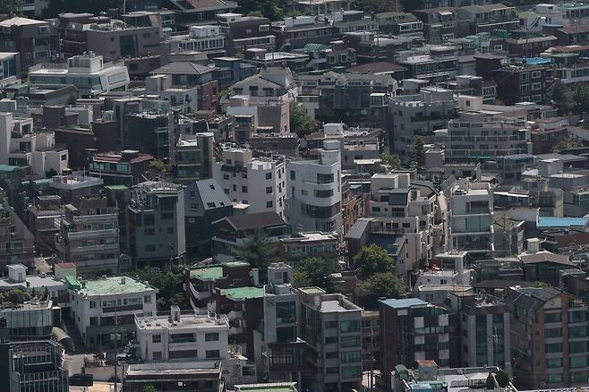 서울 남산에서 바라본 서울 빌라 밀집 지역 모습. /뉴스1