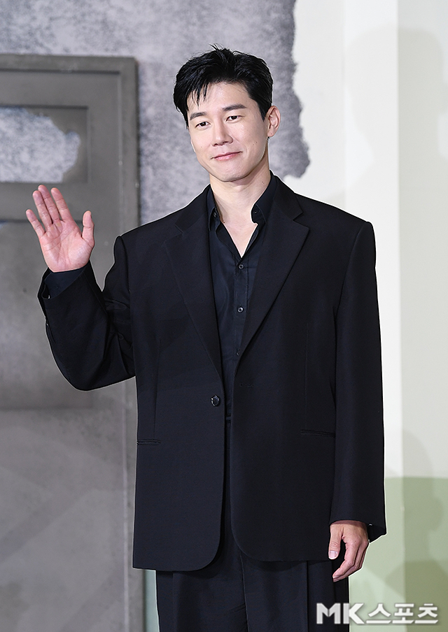 5일 오전 서울 중구 앰배서더 서울 풀만 호텔에서 넷플릭스 시리즈 ‘참교육’ 제작발표회가 진행됐다. 이날 현장에는 홍종찬 감독을 비롯해 김무열, 이성민, 진기주, 표지훈 등이 참석했다. / 사진 = 천정환 기자