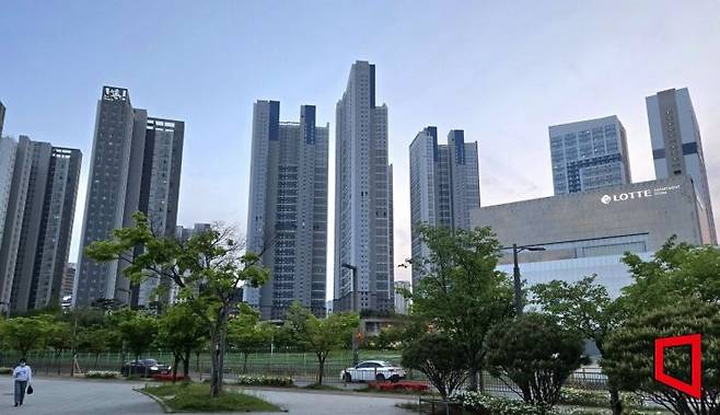 경기 화성시 동탄역 인근 아파트 단지와 롯데백화점 동탄점 전경. 최서윤 기자
