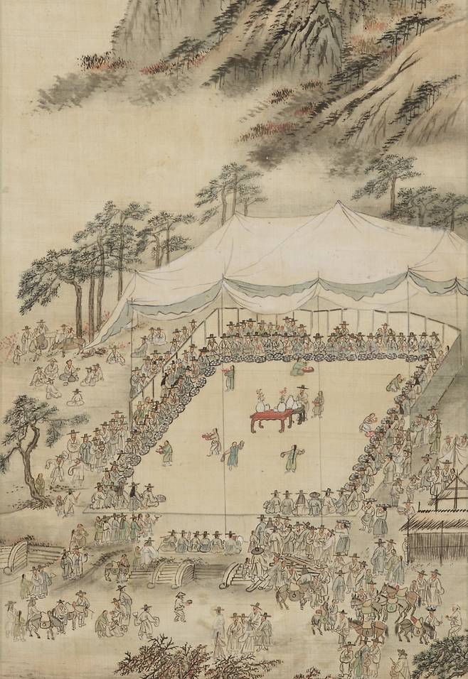 기로세련계도(1804년경) 확대. 1804년 9월 송악산 기슭 고려 궁궐터인 만월대(滿月臺)에서 개성의 노인들이 모임을 가졌다. 화면 가운데 펼쳐진 그늘막을 중심으로 위는 송악산의 빼어난 산수를, 아래는 잔치 장면을 그렸다.