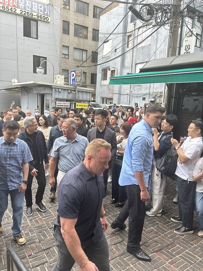 정의선 현대차그룹 회장과 젠슨 황 엔비디아 최고경영자(CEO)가 서울 중구 우래옥에 방문했다.(사진=독자제공)