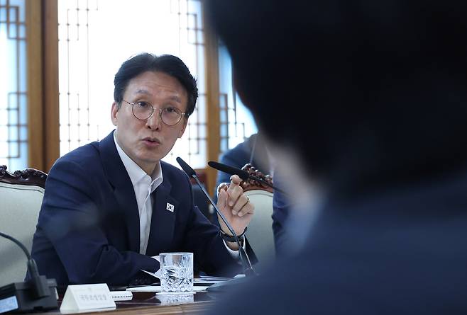 김민석 국무총리가 7일 서울 종로구 정부서울청사에서 열린 지방선거 관리 관련 대학생과의 간담회에서 발언하고 있다. 연합뉴스