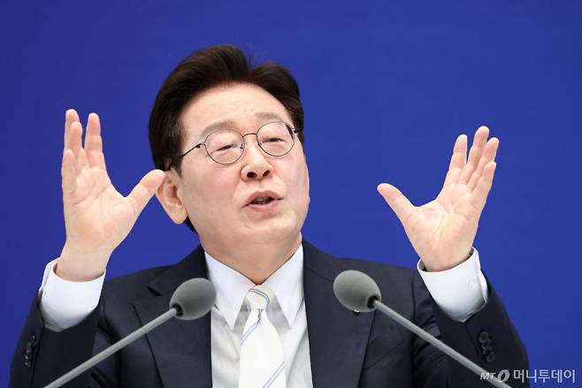 (서울=뉴스1) 허경 기자 = 이재명 대통령이 8일 청와대 영빈관에서 열린 취임 1주년 기자회견에서 취재진 질문에 답변하고 있다. 2026.6.8/뉴스1 Copyright (C) 뉴스1. All rights reserved. 무단 전재 및 재배포, AI학습 이용 금지. /사진=(서울=뉴스1) 허경 기자