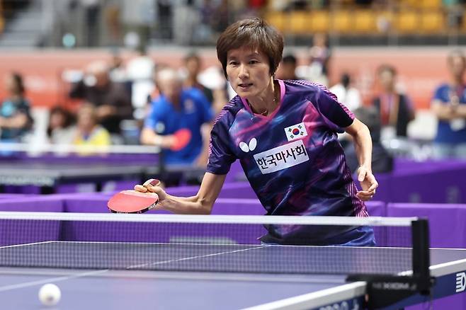 전세계 탁구 동호인들의 축제인 강릉세계마스터즈탁구선수권대회에 나선 현정화 한국마사회 감독. 대회 조직위원회