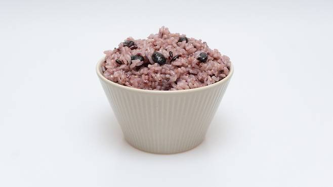 건강에 좋다고 알려진 콩밥이나 잡곡밥, 과민성장증후군 환자에겐 피해야 하는 음식일 수 있다|출처: 클립아트코리아