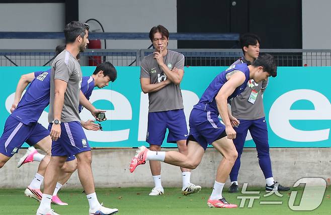 홍명보 축구대표팀 감독(가운데) 2026.6.9 ⓒ 뉴스1 임세영 기자