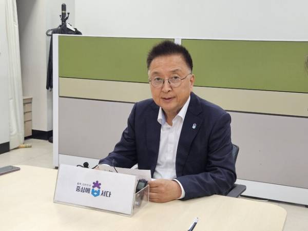 10일 충북도청 기자실에서 김영환 충북지사가 간담회를 열어 지방선거의 공정성 검증을 위한 선거 소청 검토를 밝혔다./안성수 기자