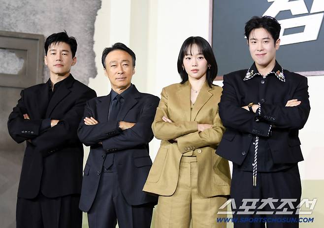 넷플릭스 시리즈 참교육 제작발표회가 5일 서울 중구 앰배서더 서울 풀만 호텔에서 열렸다. 김무열, 이성민, 진기주, 표지훈이 포토타임을 갖고 있다. 장충동=박재만 기자 pjm@sportschosun.com/2026.06.05/