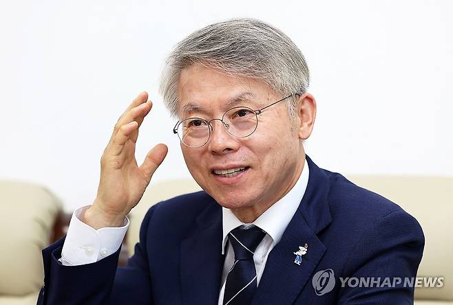민형배 전남광주특별시장 당선인 인터뷰 (광주=연합뉴스) 조남수 기자 = 민형배 전남광주통합특별시장 당선인이 지난 8일 광주 북구 전남대학교에서 연합뉴스와 인터뷰하고 있다. 2026.6.10 iso64@yna.co.kr