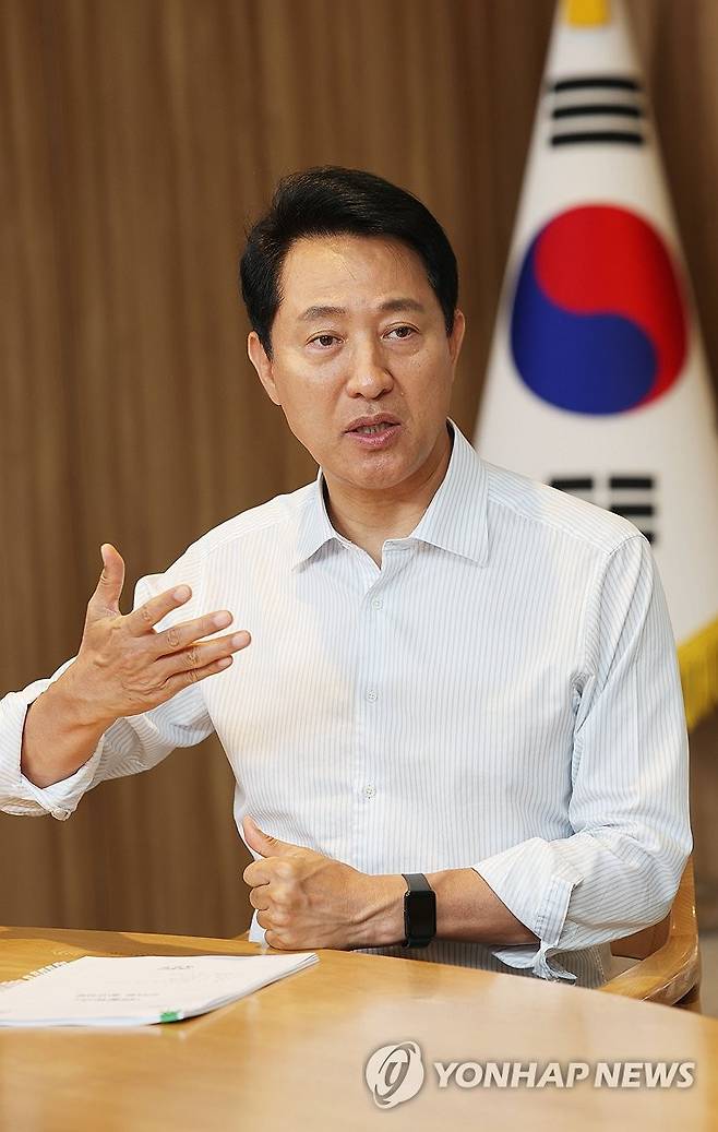 연합뉴스와 인터뷰하는 오세훈 시장 (서울=연합뉴스) 한종찬 기자 = 오세훈 서울시장이 서울시청에서 연합뉴스와 인터뷰를 하고 있다. 2026.6.10 saba@yna.co.kr