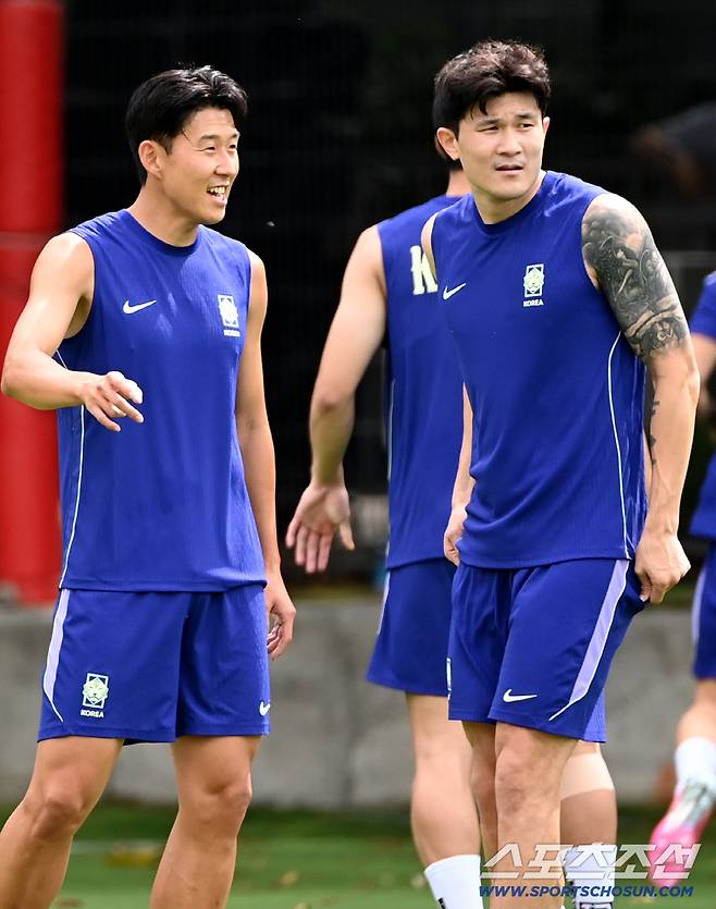 7일(한국시각) 멕시코 과달라하라의 대표팀 베이스캠프 훈련장인 치바스 베르데 바예에서 진행된 대한민국 월드컵 대표팀의 공식 훈련, 김민재와 손흥민이 훈련을 하고 있다. 과달라하라(멕시코)=허상욱 기자wook@sportschosun.com/2026.06.07/
