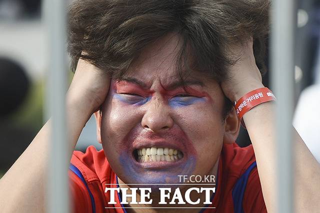 2023년 6월 아르헨티나에서 열린 FIFA U-20 월드컵 준결승 대한한국-이탈리아전을 서울 종로구 광화문광장에서 지켜보던 시민들이 대한민국의 실점에 아쉬워하고 있다. /더팩트DB
