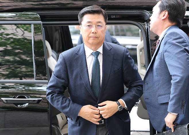 홍장원 전 국가정보원 1차장이 '계엄 정당화 메시지 전달' 의혹과 관련해 권창영 2차 종합 특별검사팀으로 출석하고 있다. 연합뉴스
