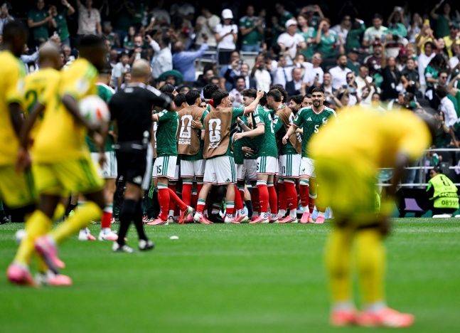 북중미월드컵 개막전 승리로 장식한 멕시코 축구대표팀. ⓒ AP=뉴시스