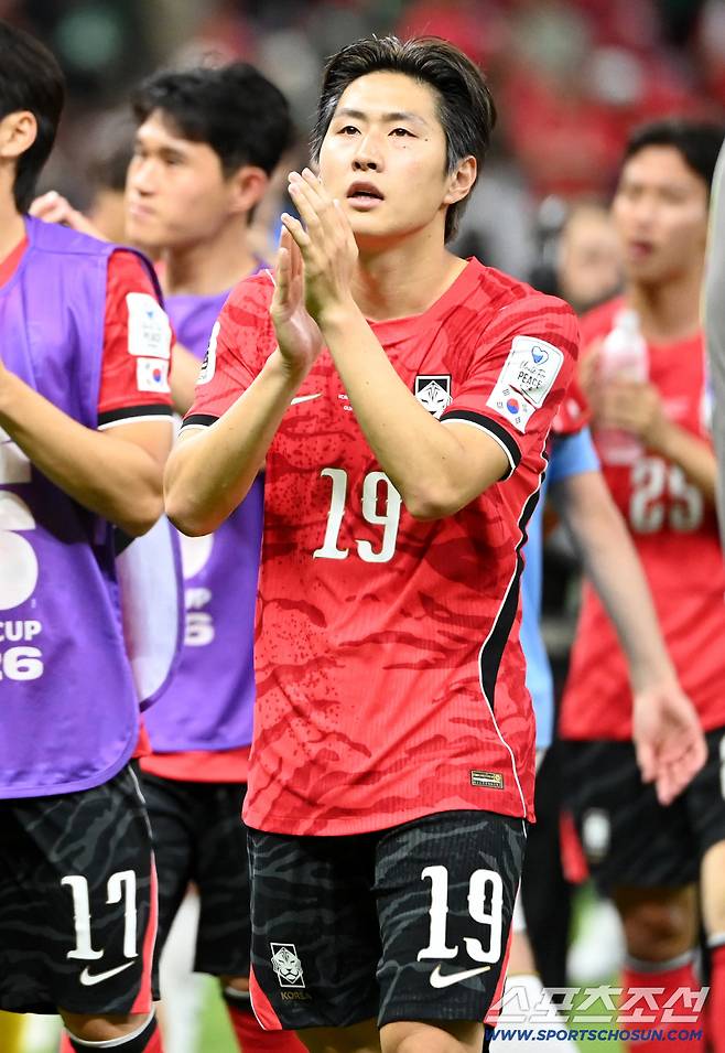 12일(한국시각) 멕시코 과달라하라 사포판의 에스타디오 과달라하라에서 열린 2026 북중미월드컵 대한민국과 체코의 경기. 대한민국이 2대1로 승리했다. 이강인이 팬들에게 인사하고 있다. 사포판(멕시코)=허상욱 기자wook@sportschosun.com/2026.06.12/