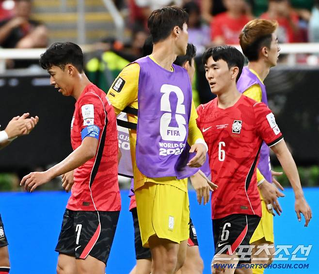 12일(한국시각) 멕시코 과달라하라 사포판의 에스타디오 과달라하라에서 열린 2026 북중미월드컵 대한민국과 체코의 경기. 손흥민이 전반전을 마친 뒤 그라운드를 빠져나가고 있다. 사포판(멕시코)=허상욱 기자wook@sportschosun.com/2026.06.12/