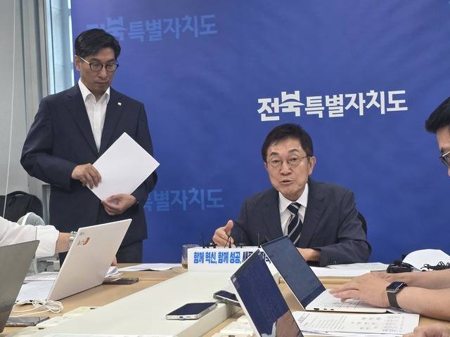 15일 전북특별자치도청 기자실에서 민선 9기 전북도지사직 인수위원회가 언론브리핑을 열고 있다. /김영호 기자
