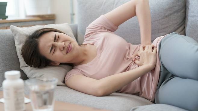 월경통 완화는 약을 먹는 시점이 효과를 크게 좌우하며, 통증 종류와 동반 증상에 따라 선택해야 할 성분이 달라진다 | 출처: 클립아트코리아