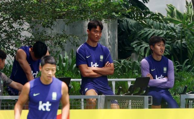 축구 국가대표팀 오현규와 선수들이 13일(한국 시간) 멕시코 과달라하라 인근 사포판에 위치한 베이스캠프에서 회복 훈련하고 있다. 한국의 조별리그 2차전은 19일 오전 10시 멕시코를 상대로 펼쳐진다. /과달라하라=뉴시스