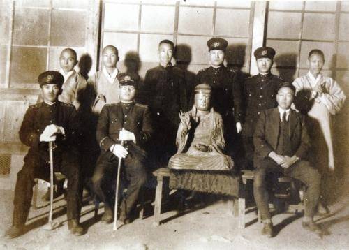 1938년 선운사 금동지장보살좌상 환수 당시 사진. 사진 제공=불교중앙박물관