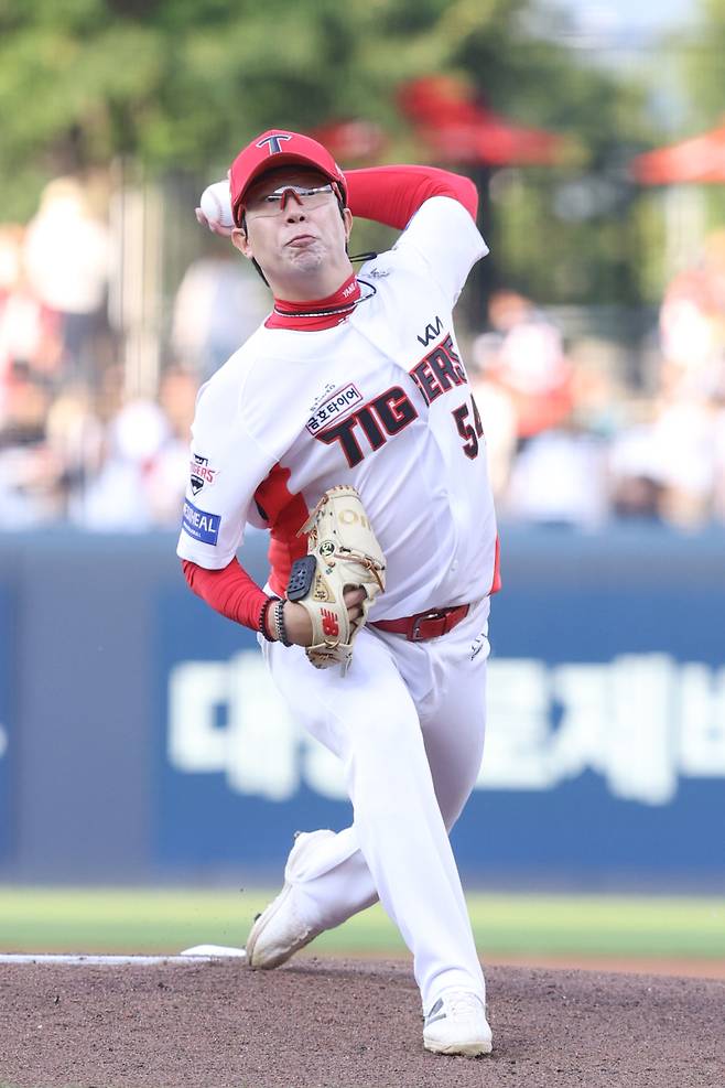 18일 광주 LG전에서 투구하는 양현종의 모습. KIA 제공