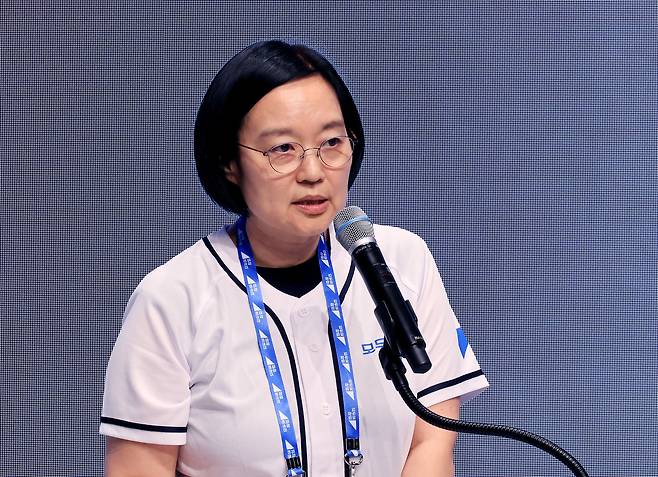 한성숙 중기부 장관이 16일 서울 마포구 SVC 서울에서 열린 모두의 창업 1기 출범식에서 축사하고 있다. 발대식은 중기부가 이용자 문의를 통해 개인정보 유출 정황을 인지한 다음 날 열린 것이다. /뉴스1