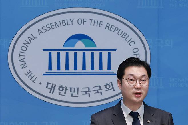대형마트 온라인 새벽배송을 허용하는 법안을 대표 발의한 김동아 더불어민주당 의원. (사진=연합뉴스)
