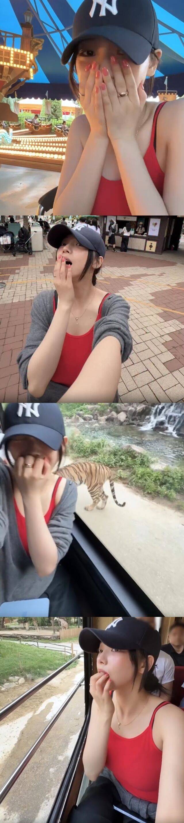그룹 에스파 카리나가 모자를 푹 눌러쓴 편안한 차림으로 놀이공원 나들이에 나섰지만, 감출 수 없는 독보적인 비주얼과 존재감으로 시선을 사로잡았다./소셜미디어