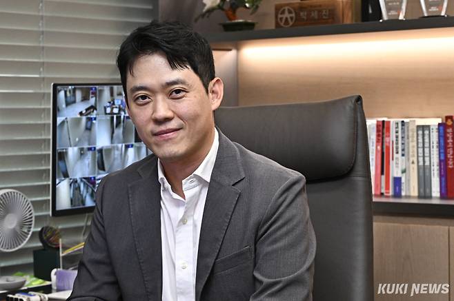 박세진 유안타증권 W Prestige 강남센터장이 22일 서울 강남구 유안타증권 W Prestige 강남센터에서 쿠키뉴스와 인터뷰하고 있다. 남동균 기자