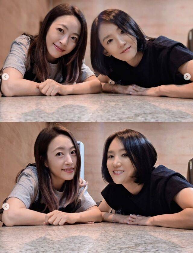 그룹 베이비복스 출신 이희진(오른쪽)이 오랜 친구 심은진과 첫 여행을 떠난 근황을 공유하며 변함없는 우정을 자랑했다./이희진 소셜미디어