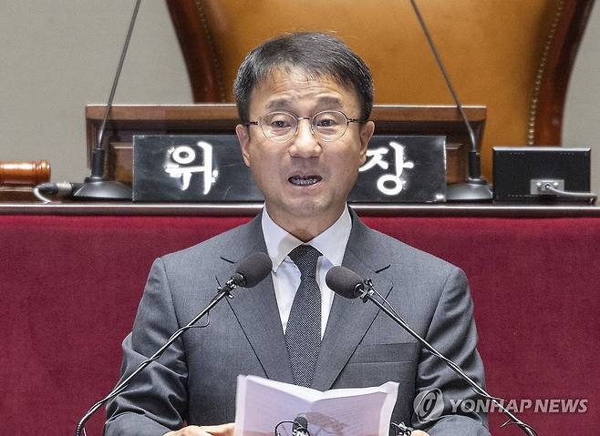 의원 총회에서 발언하는 한병도 당 대표 직무대행 (서울=연합뉴스) 황광모 기자 = 더불어민주당 한병도 당 대표 직무대행 및 원내대표가 29일 국회에서 열린 의원총회에서 발언하고 있다. 2026.6.29 hkmpooh@yna.co.kr