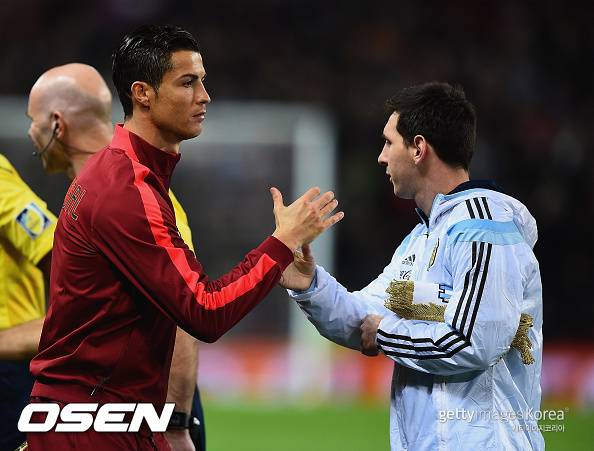 during the International Friendly between Argentina and Portugal at Old Trafford on November 18, 2014 in Manchester, England.
