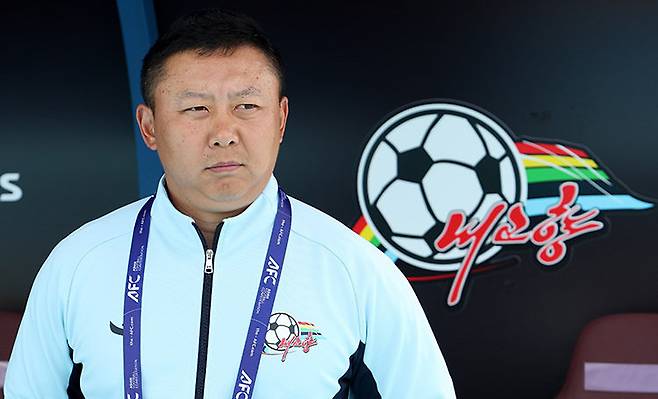 5월 23일 리유일 북한 내고향여자축구단 감독은 기자회견에서 한국 기자의 ‘북측’ 표현에 공식 국호 사용을 요구하며 항의한 뒤 자리를 떠났다. 뉴스1