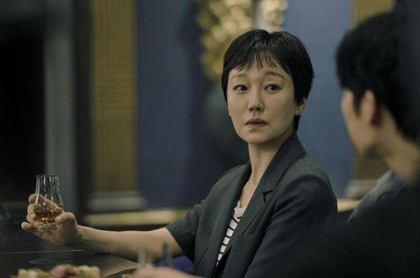 진경, ‘맨 끝줄 소년’서 권태 속 반전 캐릭터 열연 (제공: 넷플릭스)