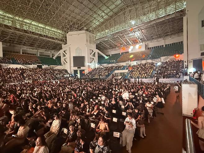 18일 베트남 하노이에서 열린 한화생명e스포츠(HLE) 팬페스트에 모인 참가자들/안준현 특파원