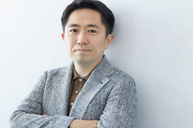 ▲‘돈 때문에 불안하다는 착각의 저자’ 다우치 마나부. 도쿄대를 졸업하고 골드만삭스에서 16년간 일한 일본의 사회 금융가.