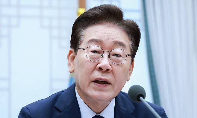 이재명 대통령이 6일 청와대에서 열린 메가프로젝트 민관합동 점검회의에서 발언하고 있다. 청와대통신사진기자단
